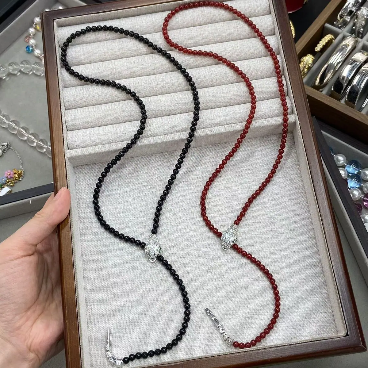 Agate Snake-Head Pendant Necklace (shot-3)