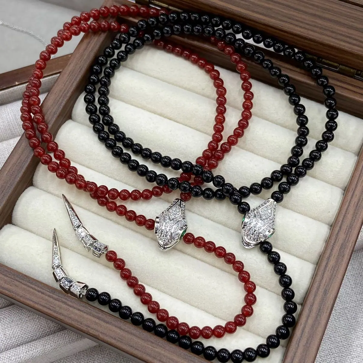Agate Snake-Head Pendant Necklace (shot-6)