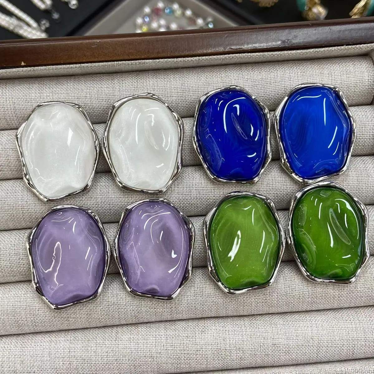 Clear Resin Oval Stud Earrings (shot-4)