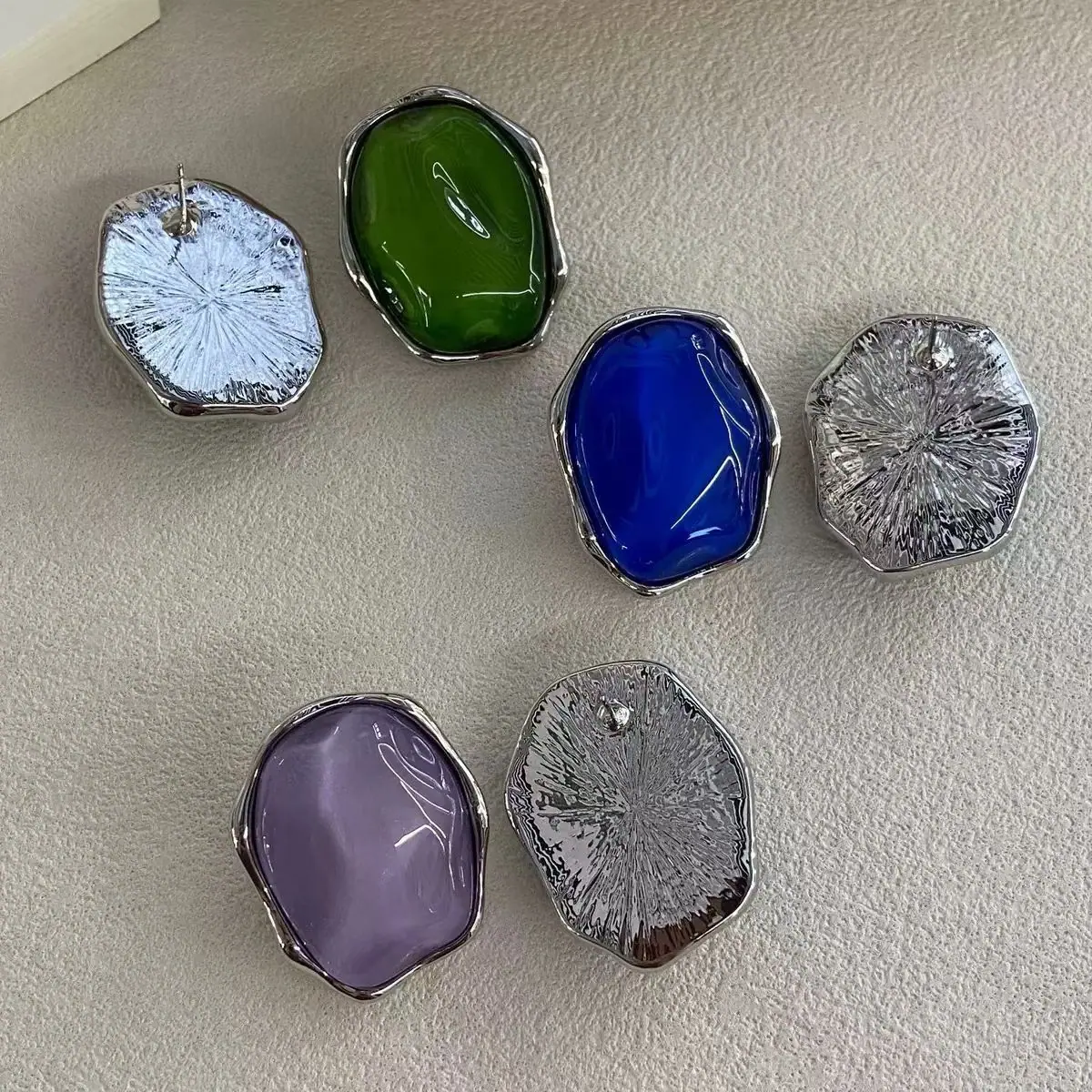 Clear Resin Oval Stud Earrings (shot-7)