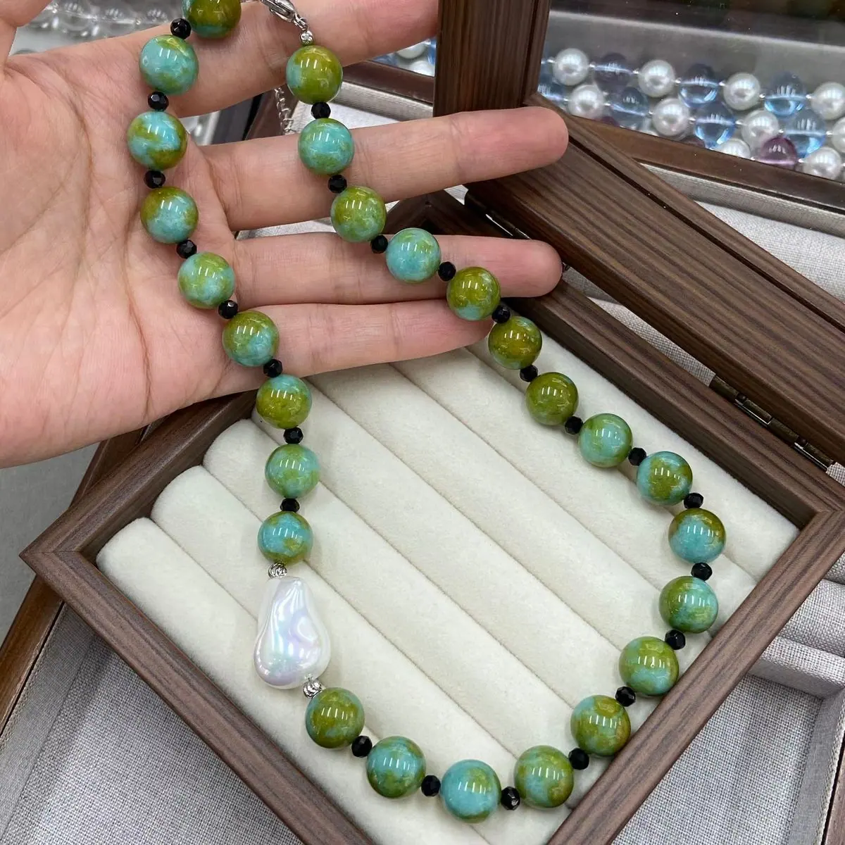 Green Bead and Pearl-Effect Necklace (shot-3)