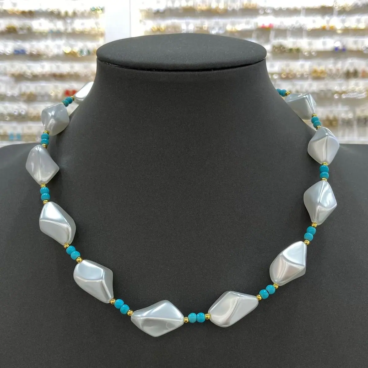 Irregular Shell-Texture Bead Necklace (shot-5)