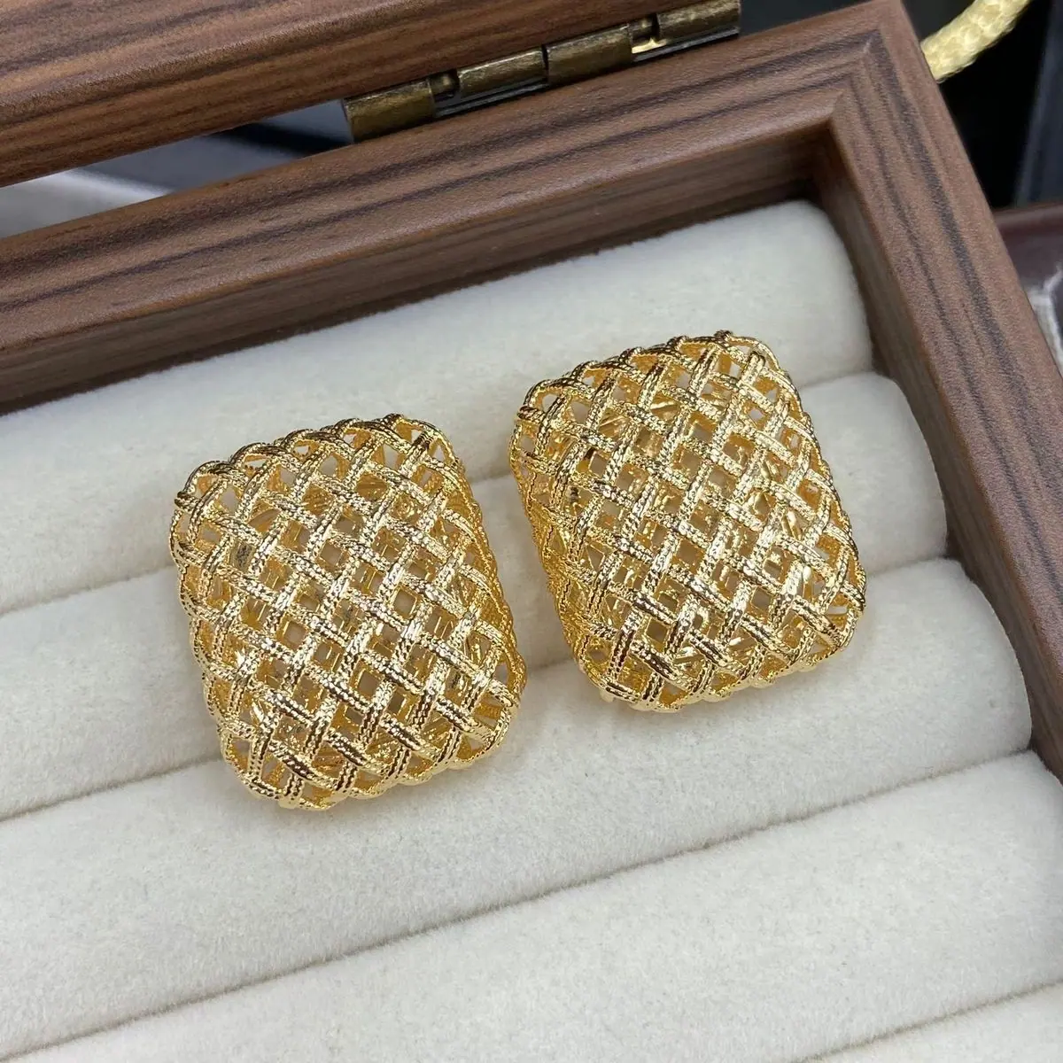 Two-Tone Textured Mesh Cushion Stud Earrings (shot-4)