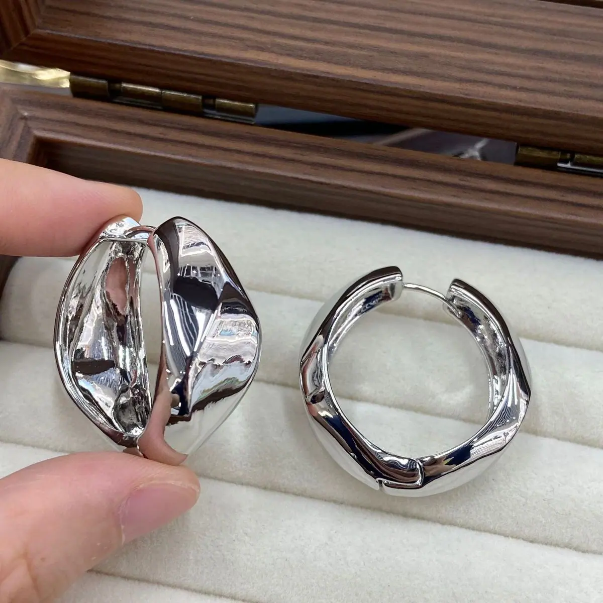 Two-Tone Wide Hoop Earrings (shot-4)
