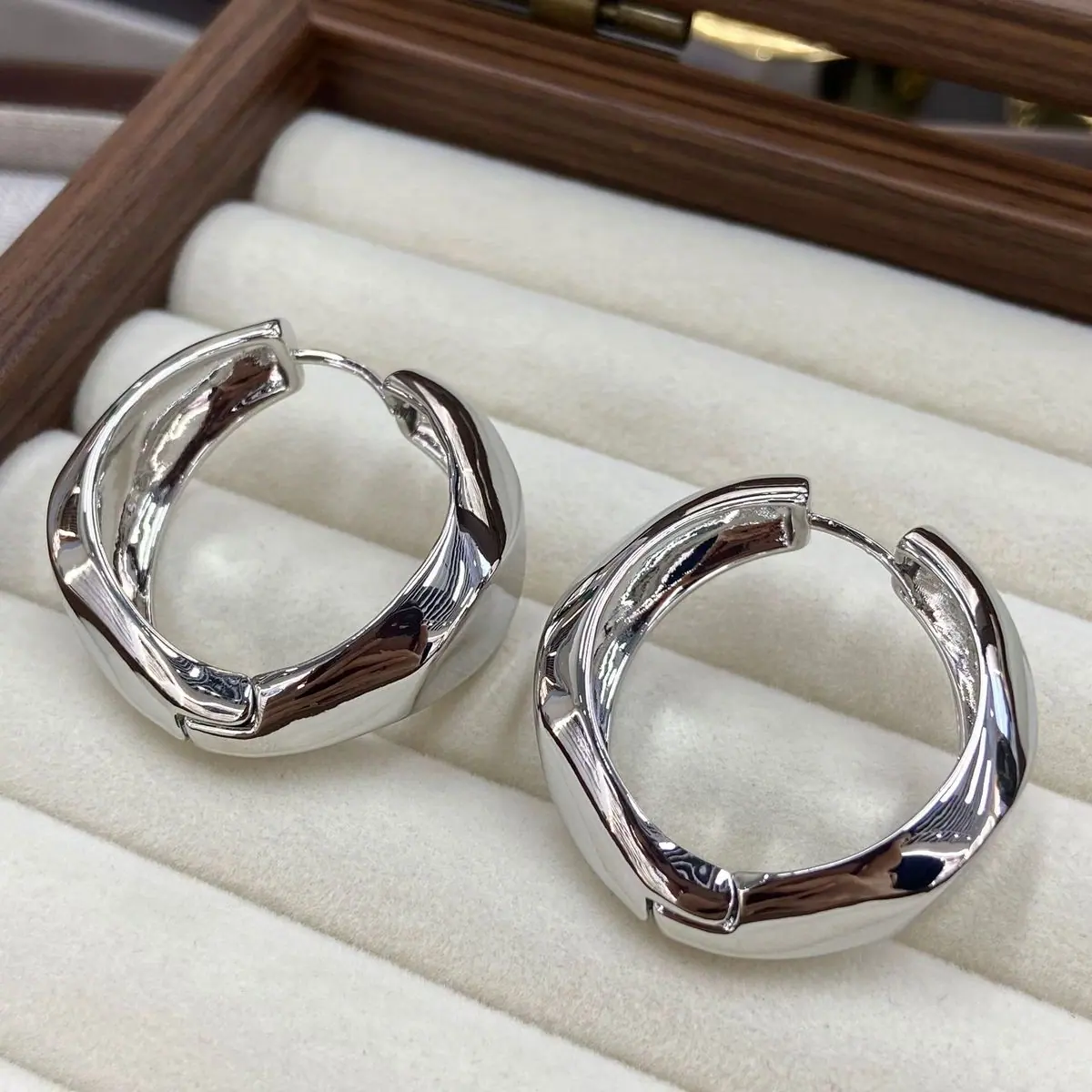 Two-Tone Wide Hoop Earrings (shot-5)