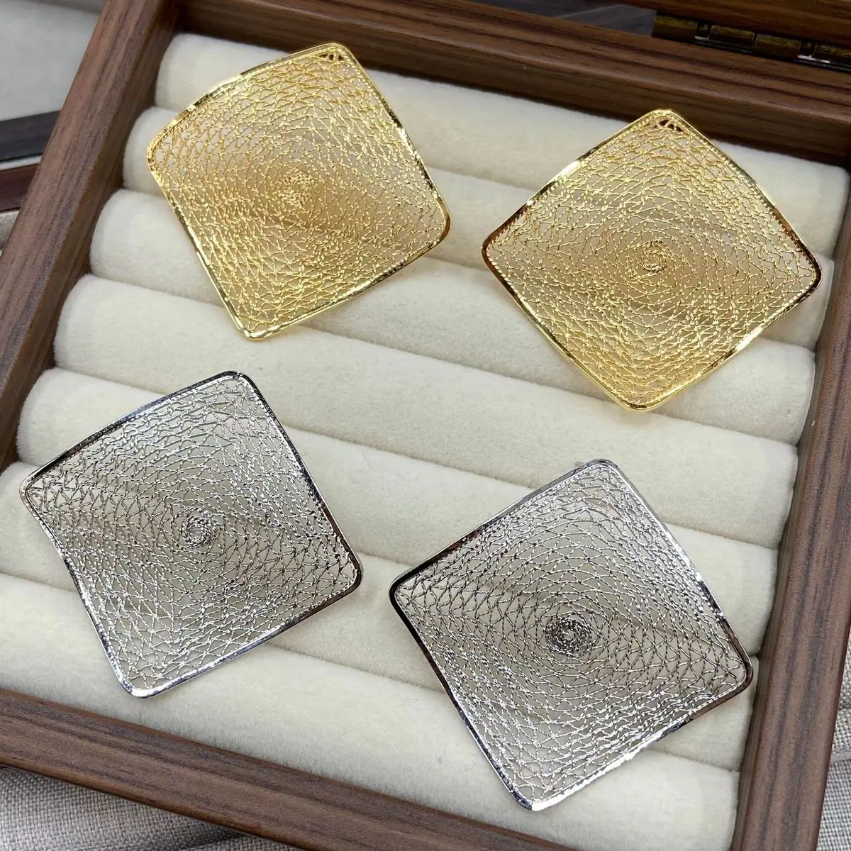 Two-Tone Wide Mesh Square Earrings (shot-6)